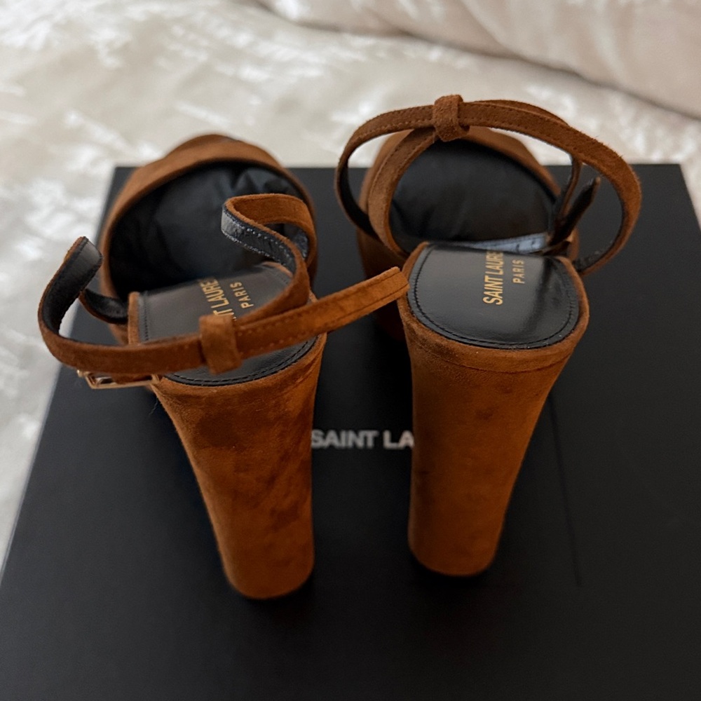 SAINT LAURENT JODIE PLATFORM SANDALS IN SUEDE
EU 39 US 9 - Picture 6 of 7